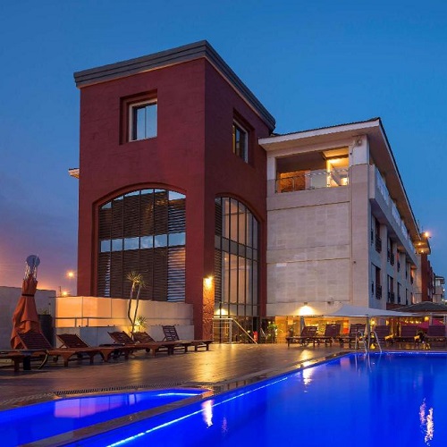 Red Elephant Safari - Amboseli, Tsavo West and Tsavo East - Four days from Nairobi